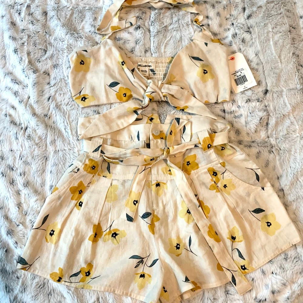 Billabong outfit, off white with yellow flowers, size S, BNWT
